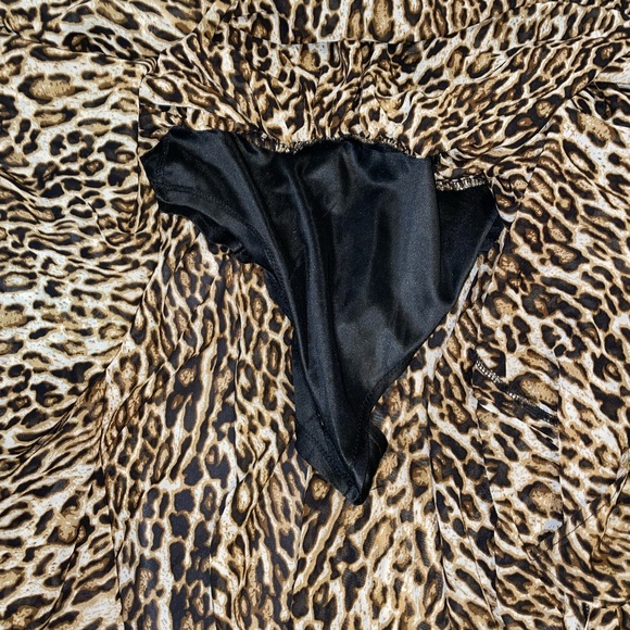 Fashion Nova Cheetah skirt set. Size Medium. - Picture 3 of 4